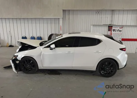 2023 Mazda Mazda3 2.5 S Premium z USA, uszkodzony, nr VIN JM1BPAMM4P1618627